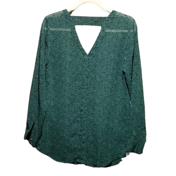 CAbi‎ Green Silky V-neck Dressy Blouse Top Small Long Sleeve Pre-owned Women - Picture 2 of 6